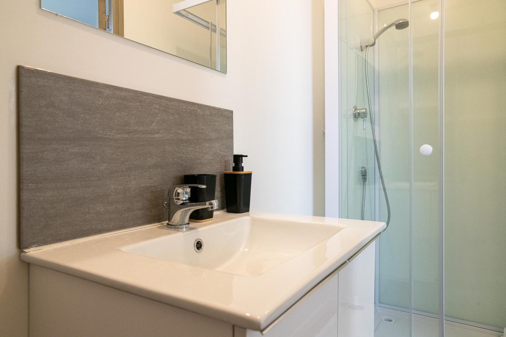 Malaka Home Anzin Екстериор снимка