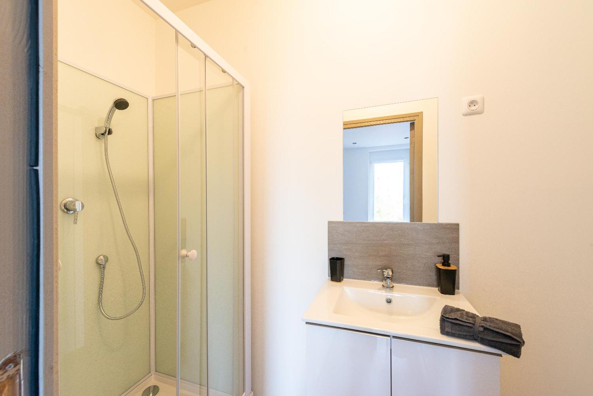 Malaka Home Anzin Екстериор снимка